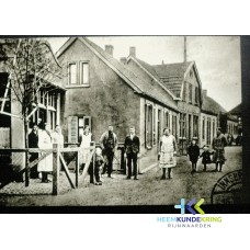 Koningsdijk (dorpsdijk) Bij Boerboom voor het huis FA0000013